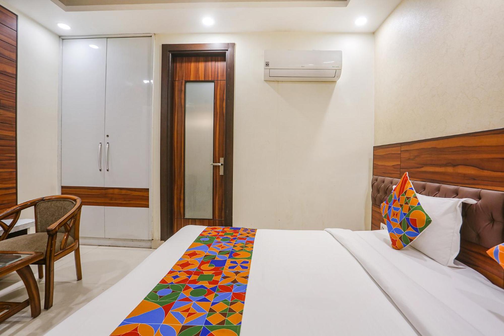 Fabhotel Gold Inn Janakpuri Delhi  Exterior photo